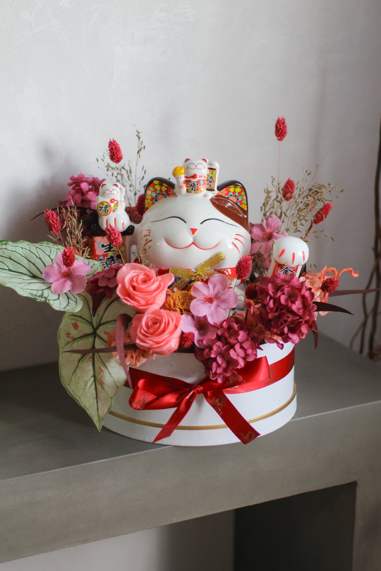 Fortune Cat (Preserved and Artificial Flowers)