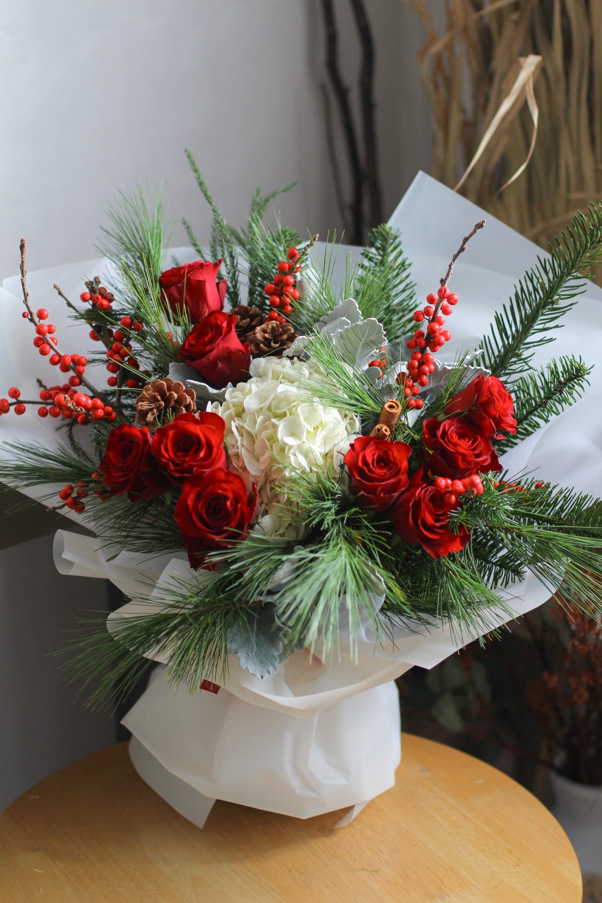 Christmas Wonderland Bouquet (Fresh)