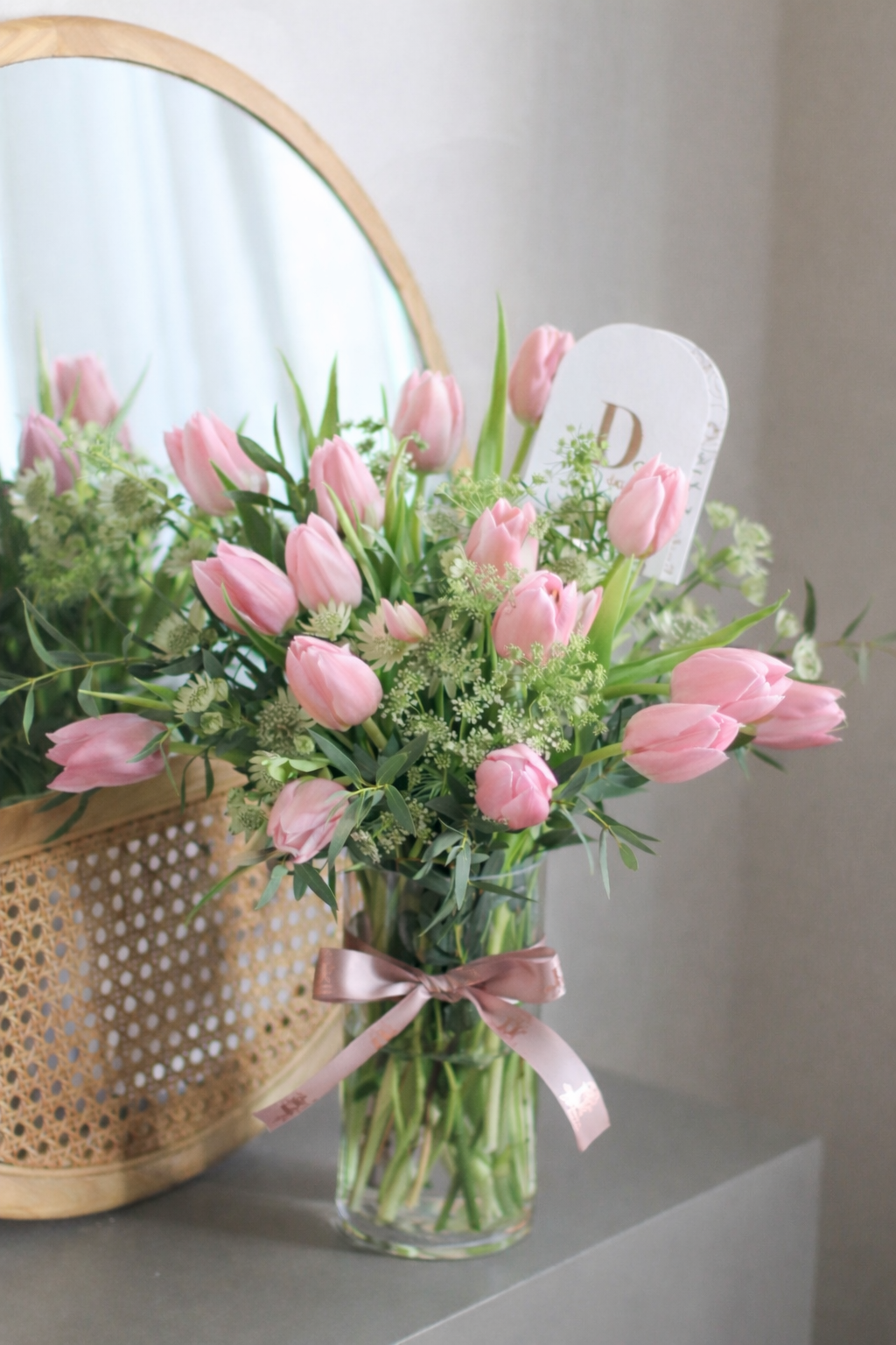 Tulip Reverie – Fresh Tulip Vase Arrangement (Fresh)