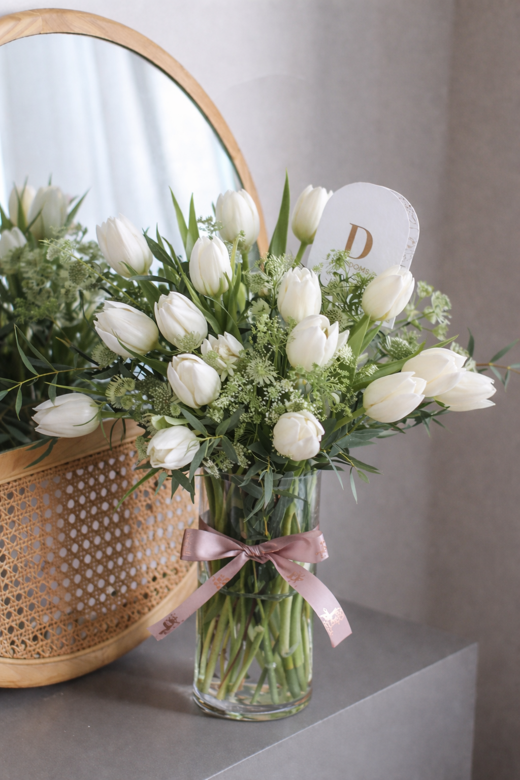 Tulip Reverie – Fresh Tulip Vase Arrangement (Fresh)