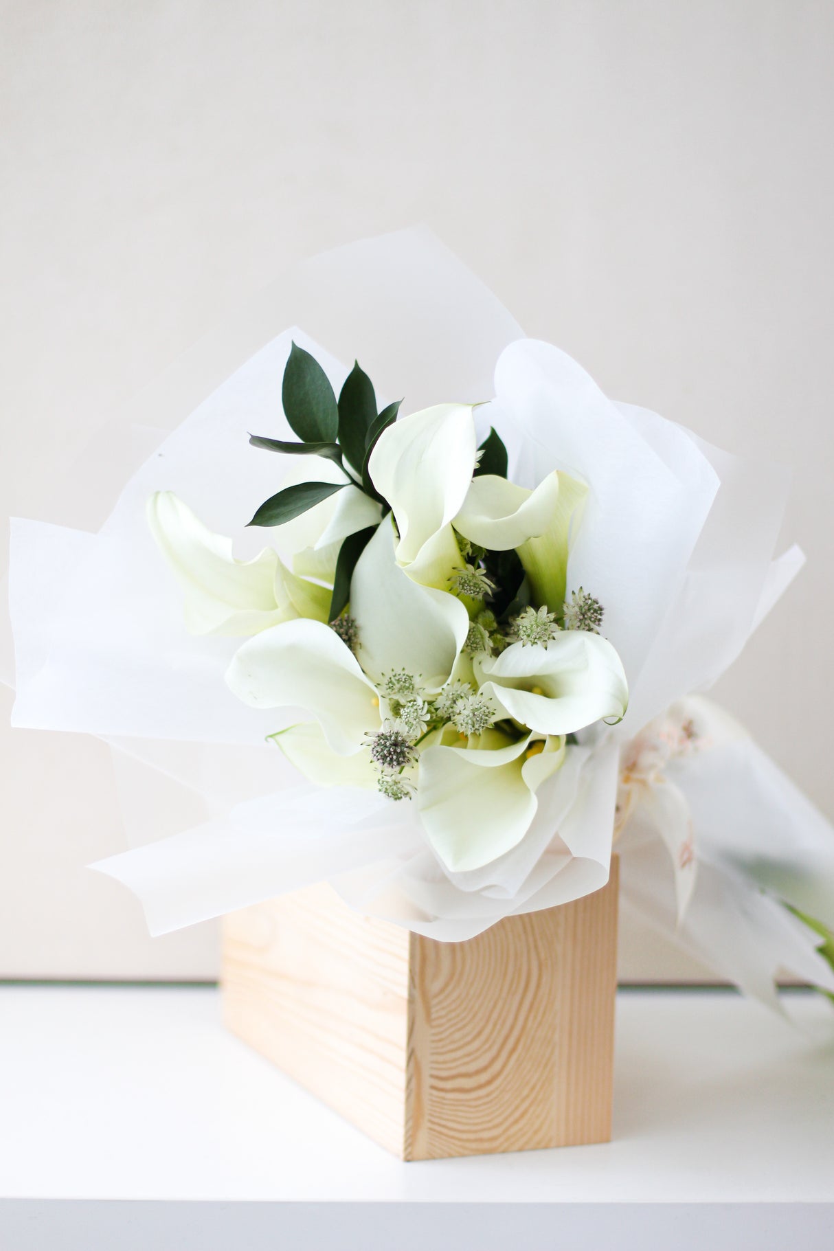 White Calla lilies (Fresh Flowers)