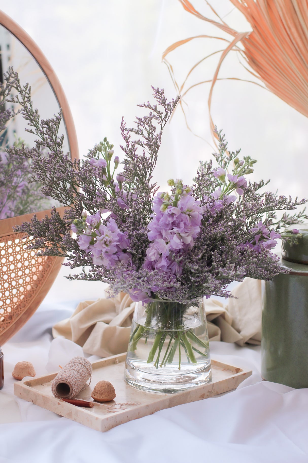 Mingling with Caspia (Fresh flowers)