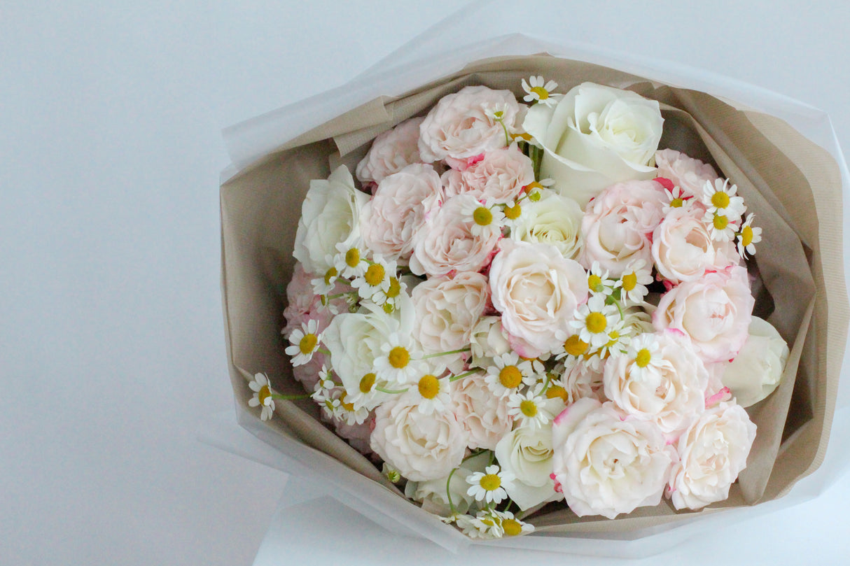 Rose Meadow (Fresh Flowers)