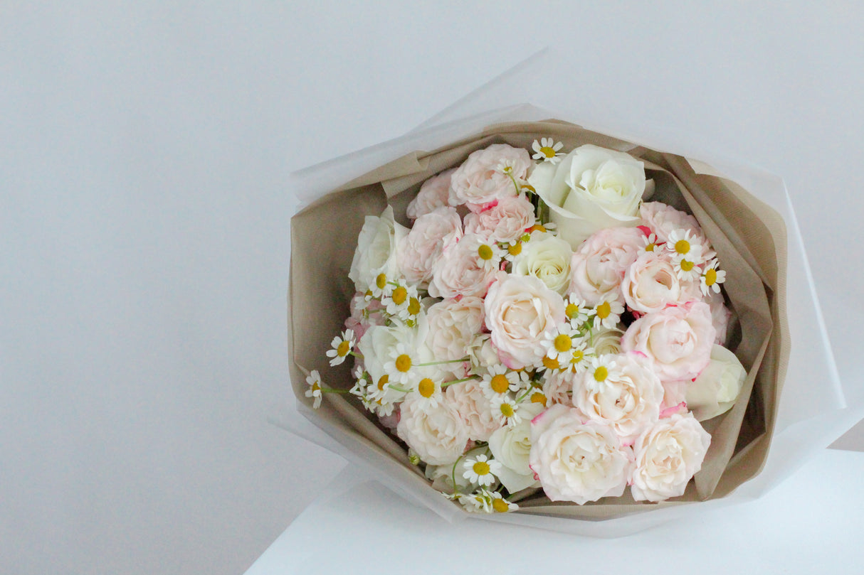 Rose Meadow (Fresh Flowers)