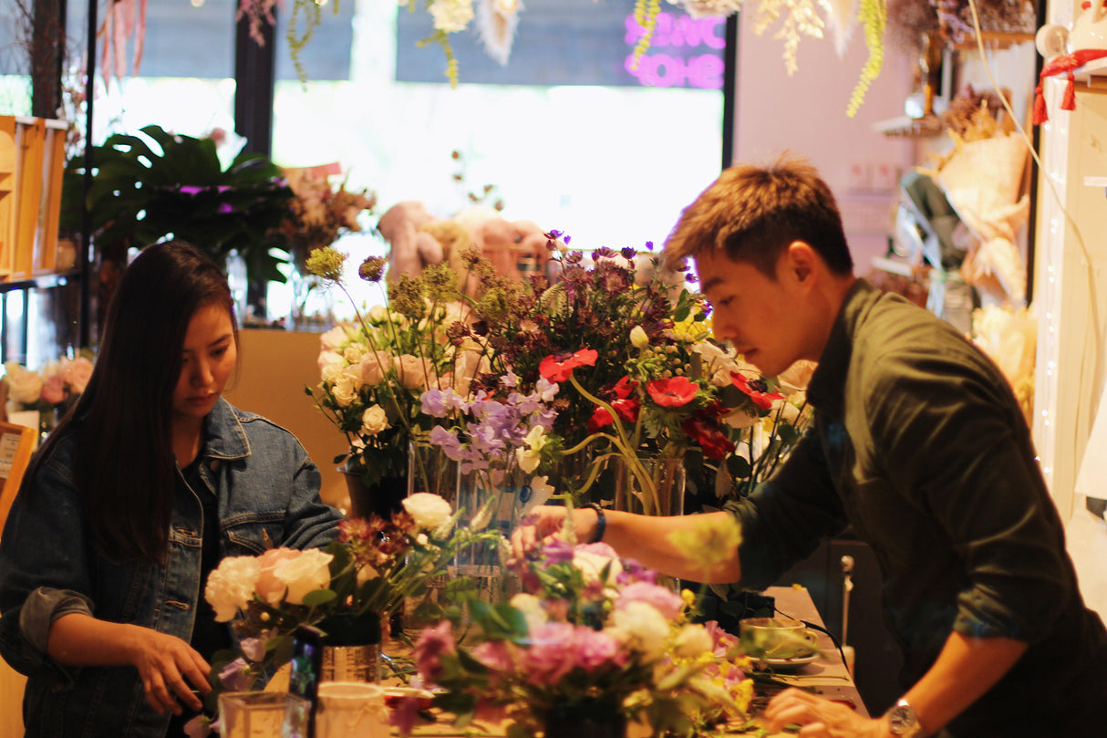 Hand-Tied Bouquet/ Florals in Vase/ Flower Box Workshop (Private)