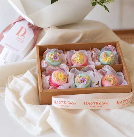 Flowers & Macarons Gift Set Singapore – Blush & Bloom