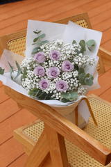 Classic Roses and Baby’s Breath Bouquet