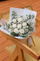 Classic Roses and Baby’s Breath Bouquet