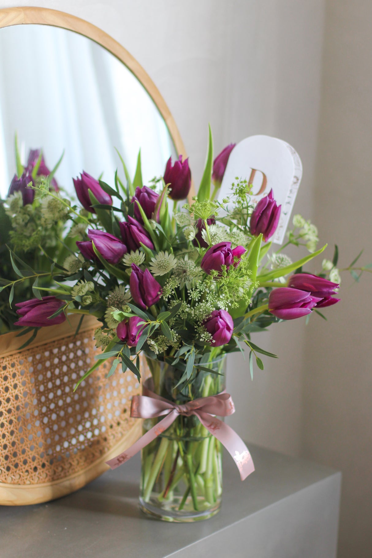 Tulip Reverie – Fresh Tulip Vase Arrangement (Fresh)