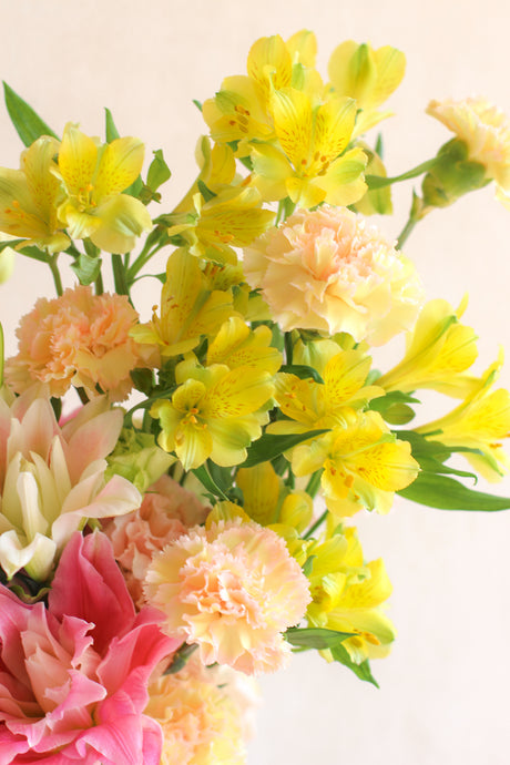 Radiant Grace – Holland Multipetaled Lily Vase Arrangement(Fresh)