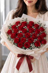 Classic Roses and Baby’s Breath Bouquet