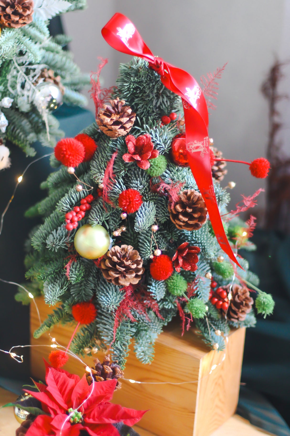 Festive Sparkle Christmas Tree (Fresh)